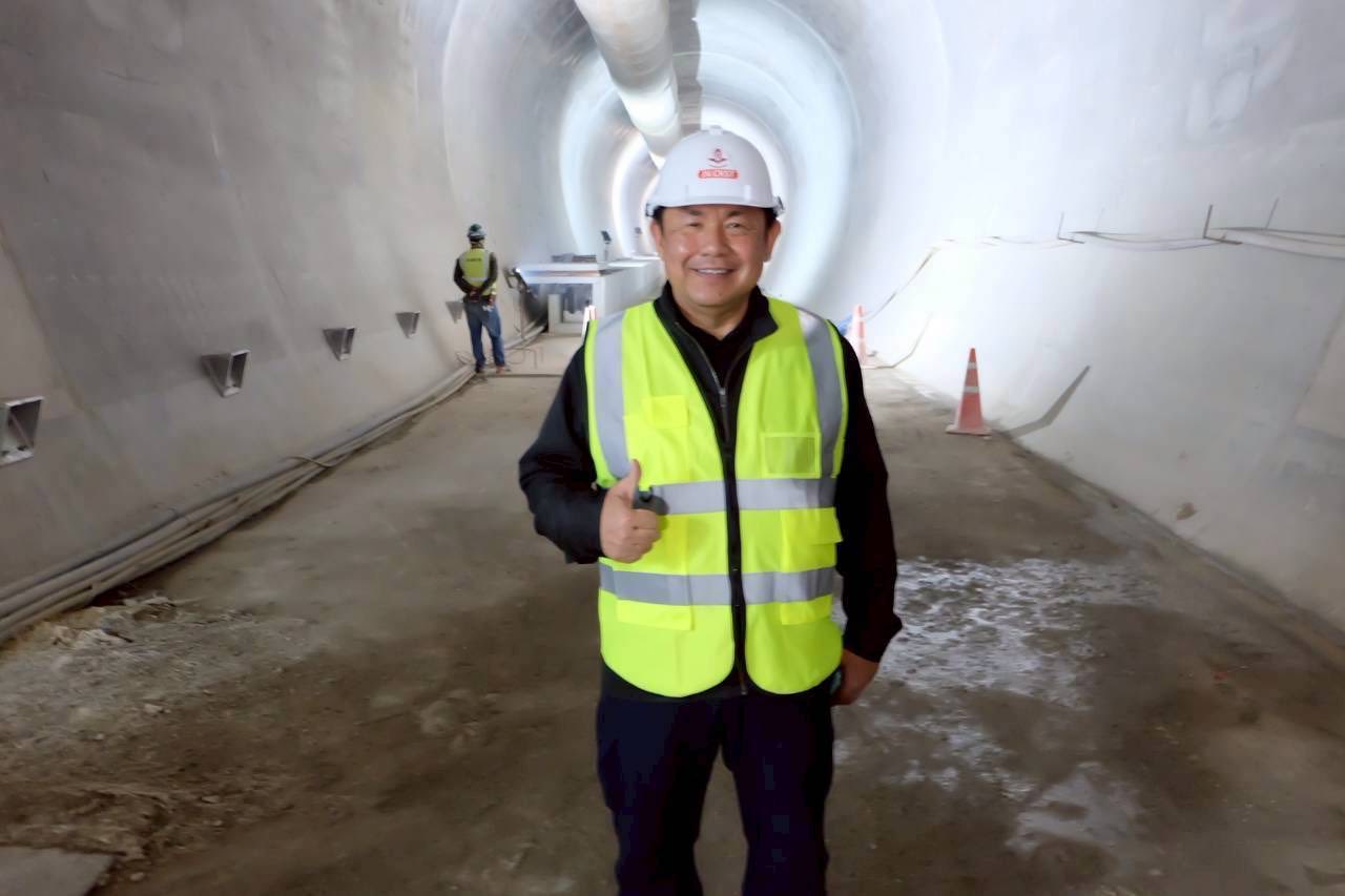 title - เลขาฯ ส.ป.ก. ลงพื้นที่ตรวจเยี่ยมวิสาหกิจชุมชนเกษตรวิถีพุทธ พร้อมตรวจติดตามความคืบหน้าการขอใช้ประโยชน์ในเขตปฏิรูปที่ดิน เพื่อดำเนินโครงการก่อสร้างทางรถไฟ